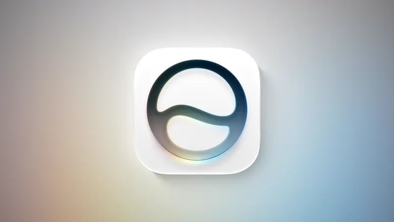 Apple Siri'yi Claude ve ChatGPT ile değiştirdi